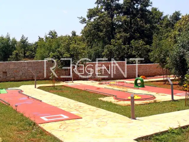 Istra, Pula – Čudovit družinski dom 294 m2