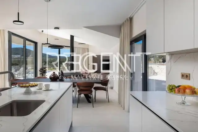 Trogir, Marina- luksuzna vila u mirnom okruženju, 6900m2