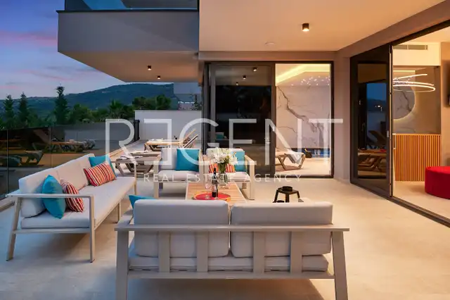 Marina Hills Resort — 3 vily s bazénom, 12 izieb a výhľad na more