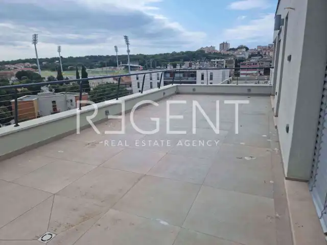 Istrie, Pula - Luxusní Penthouse o velikosti 240 m2 v novostavbě