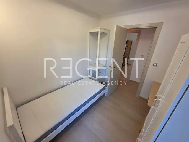 Split, Pujanke - Prenovljeno štirisobno stanovanje z ložo