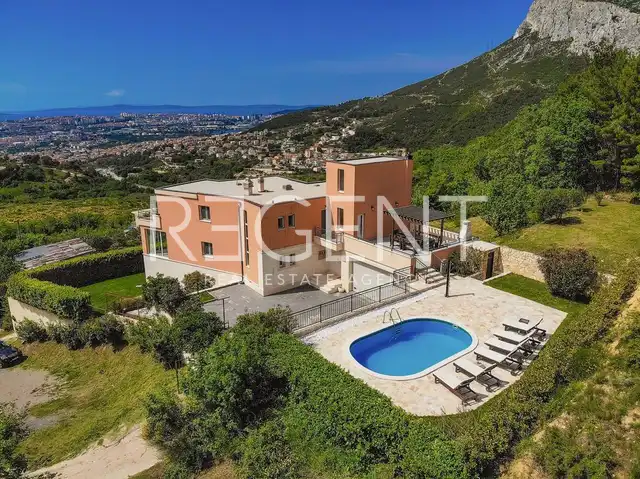 Split, Solin - Moderný dom s panoramatickým výhľadom 585 m2