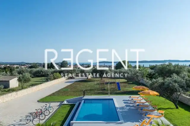 Istrien, Fažana - Villa mit Pool 180 m2
