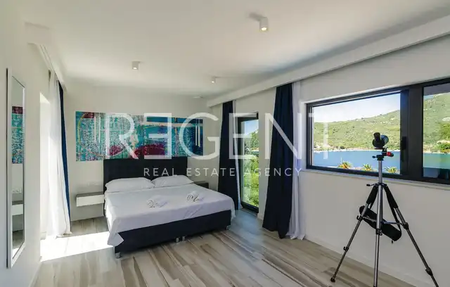 Zaton, Dubrovnik - Moderna vila uz more 210m2