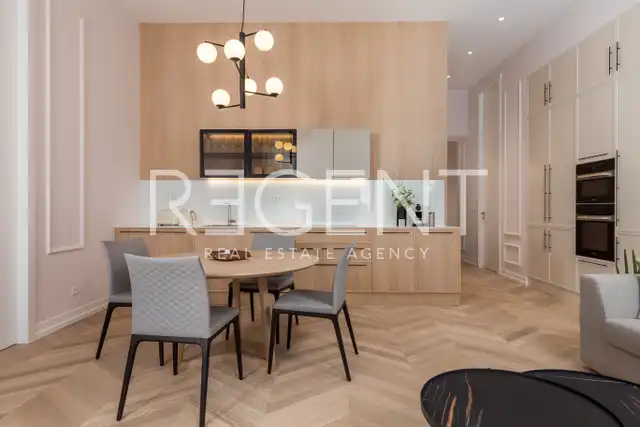 Opatija, Centar - Luxuriöse Wohnung in einer Villa in einzigartiger Lage, 73 m2