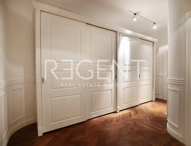 Zagreb, Donji grad, Marulićev trg – luksuzan ured od 280 m²