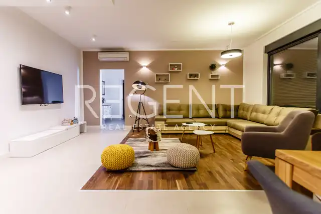 Vila 232 m², Kaštel Stari — 4SS, grijani bazen, pogled na more