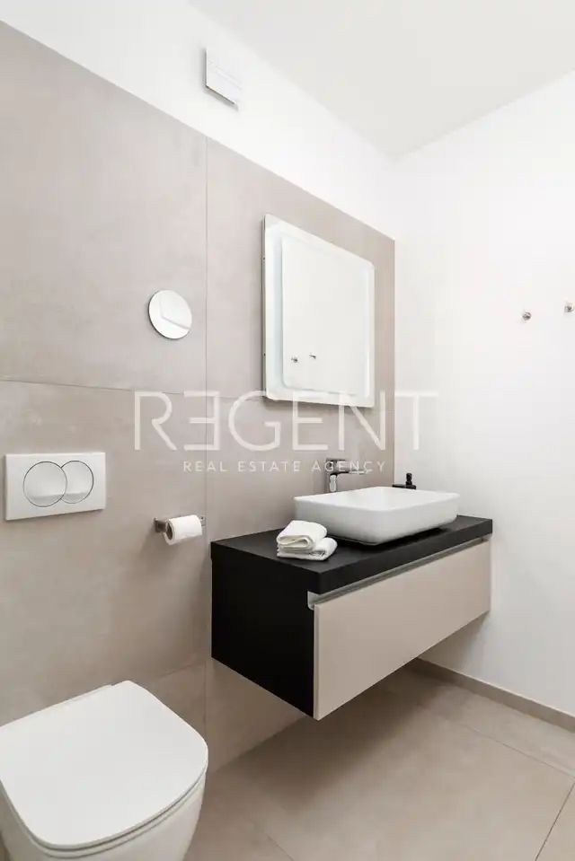 Stan 130 m², pogled na more, terasa i bazen – Opatija, Lovran