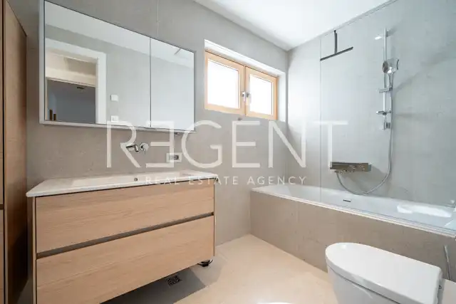 Split, Žnjan - Luxurious two-bedroom apartment with an open sea view