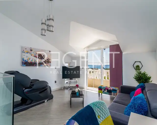 Split, Kaštela - Villa mit Pool und Meerblick 333 m2