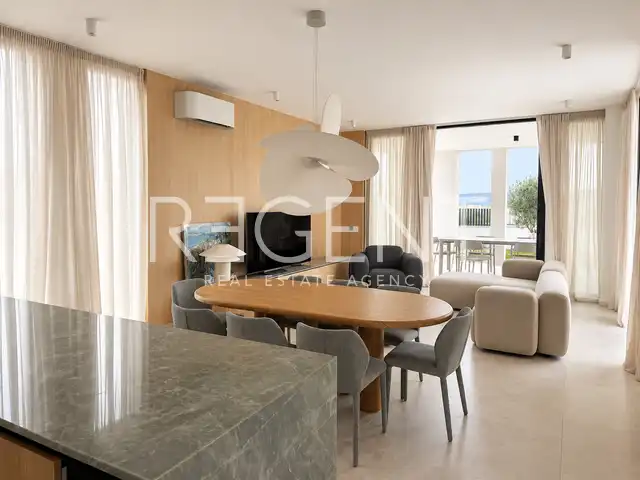 Turanj, Vila 180 m²— grijani bazen, pogled na more, 350 m od plaže