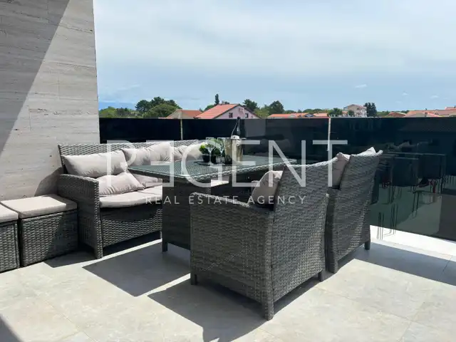 Zadar, Privlaka - Luxusní novostavba blízko moře v 1. patře