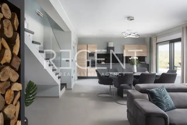 Villa 250 m², Vodnjan area — 78 m² pool, 1600 m² plot
