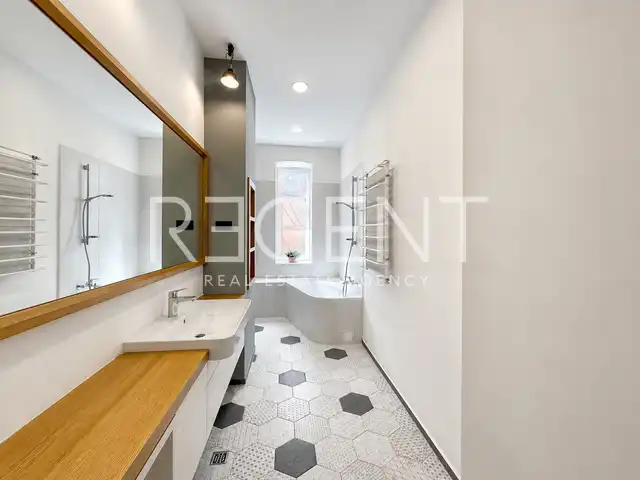 Apartment 76 m² for rent, Zagreb, Donji Grad — 1st floor, balcony