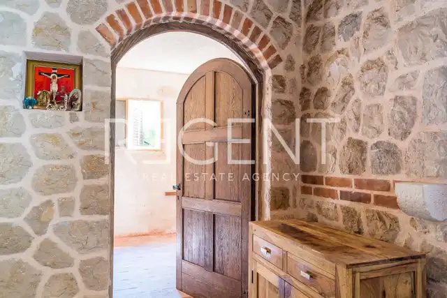 Dubrovnik, Zaton - Maison en pierre avec court de tennis et oliveraie