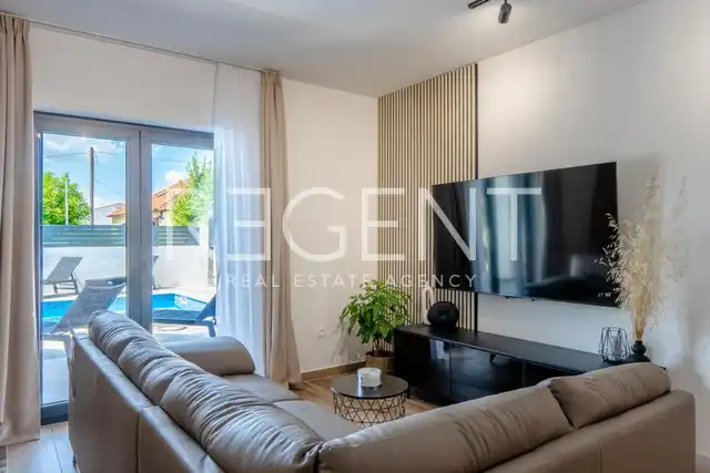 Zadar, Vrsi - Luxusná vila s bazénom, novostavba