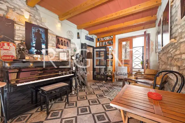 Istrien, Bale – Charmantes Haus mit Taverne und fünf Wohnungen