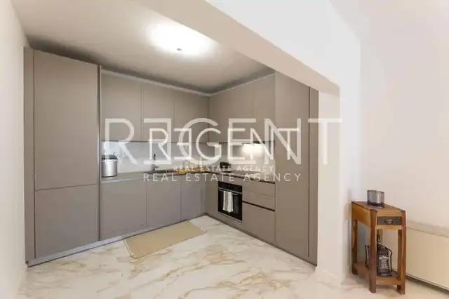 Split, Podstrana - Dvosoban stan sa pogledom na more, 113 m2