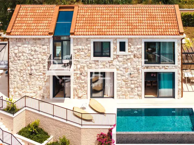 Dubrovnik, Slano – Moderna kamnita hiša ob morju