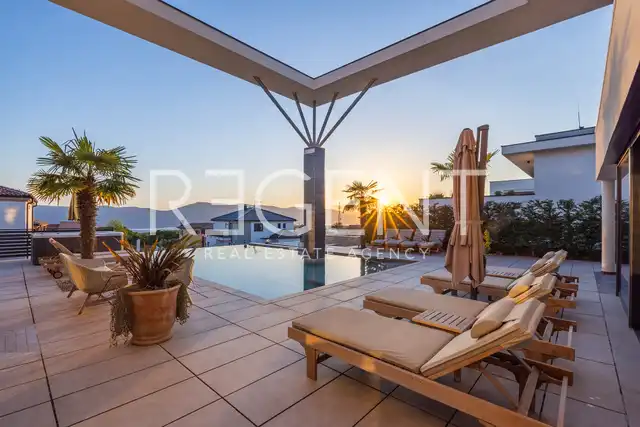 Krk, Linardići - Villa di lusso con vista mare, piscina a sfioro e sauna 350m2