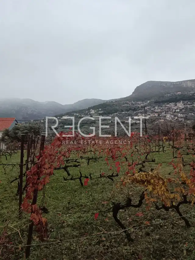 Split, Klis - building plot 1135 m2