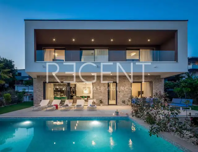 Rogoznica – Luxusní vila 200 m2 u moře