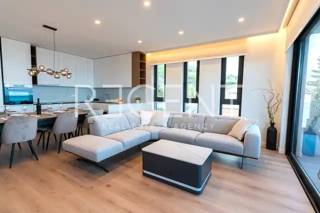 Opatija – Appartement moderne de trois pièces avec vue sur la mer 128,52 m2
