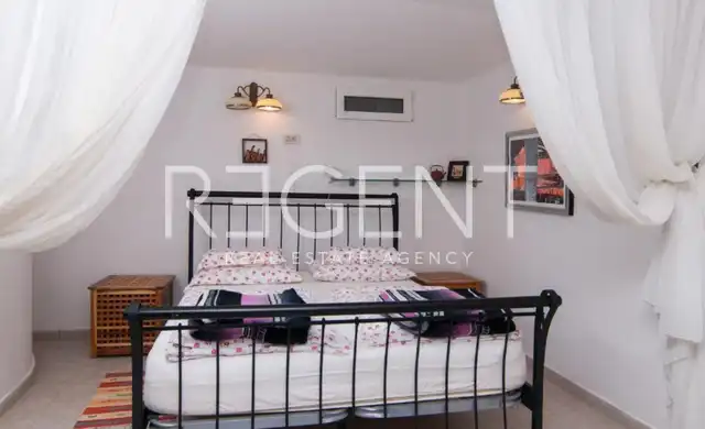 Brač, Mirca - Vila s bazénom pri mori 330m2