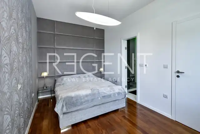 Zadar, Sukošan – Exklusive zweistöckige Villa mit Pool, 170 m²