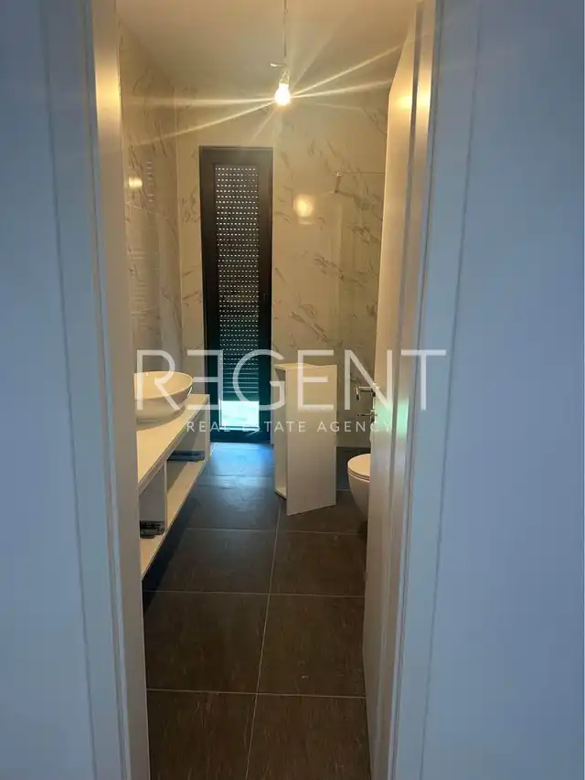 Trogir, Marina - Three-room apartment with loggia 108 m2