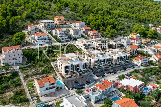 Trogir, Čiovo - Penthouse in einer luxuriösen Apartmentanlage in Meeresnähe 163 m2