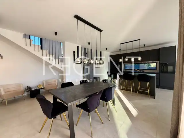 Split, Kaštela - Luksuzna Vila 188 m2 s pogledom na more
