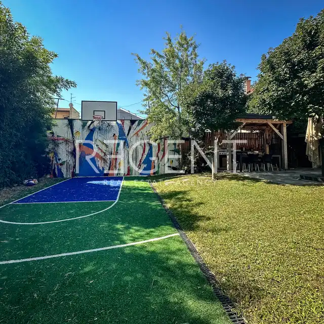 Zagrzeb, Maksimir Kostanjevec - Rodzinny dom w zabudowie bliźniaczej na trzech kondygnacjach