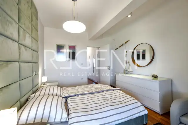 Zadar, Sukošan – Exklusive zweistöckige Villa mit Pool, 170 m²