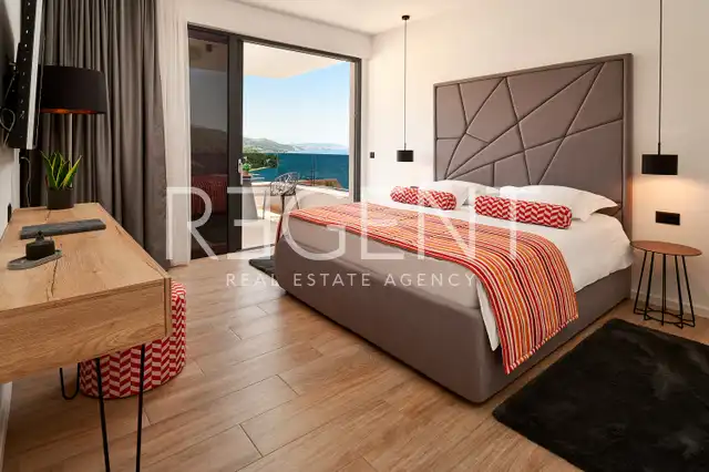 Marina Hills Resort — 3 vily s bazénom, 12 izieb a výhľad na more
