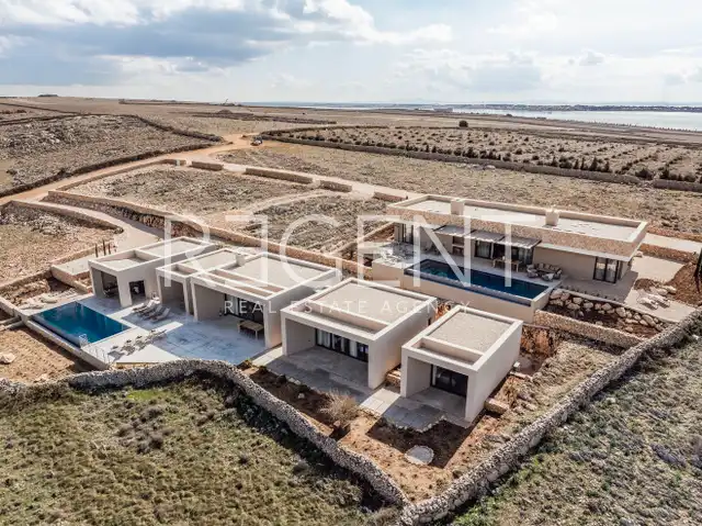 Pag, Povljana - Luxusná vila so súkromným vyhrievaným bazénom