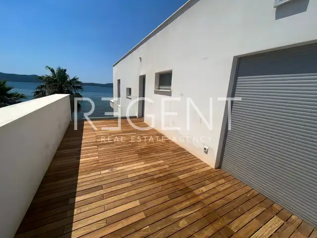 Zadar, Sukošan - Luksuzni penthouse v prvi vrsti do morja