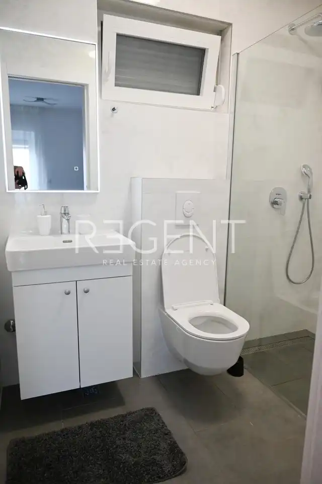 Podstrana, Strožanac - Two-bedroom apartment with garden 71 m2 long term