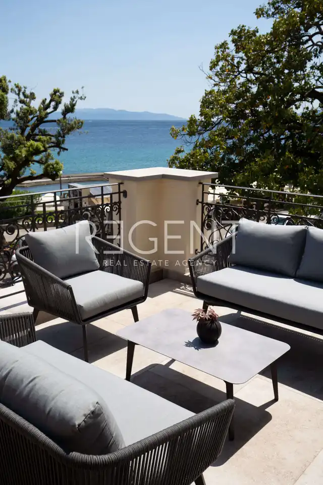 Opatija, Zentrum - Luxuriöse Wohnung in einer Villa in einzigartiger Lage, 108 m2
