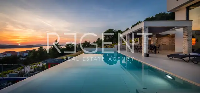 Šibenik, Žaborić - Moderna novoizgrađena vila s bazenom 380 m2