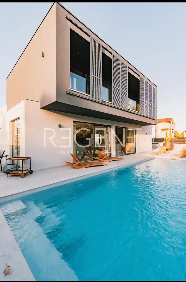 Šibenik, Vodice - Moderná vila, novostavba 200 m2