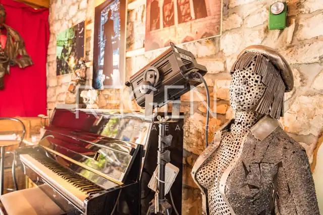 Istrien, Bale – Charmantes Haus mit Taverne und fünf Wohnungen