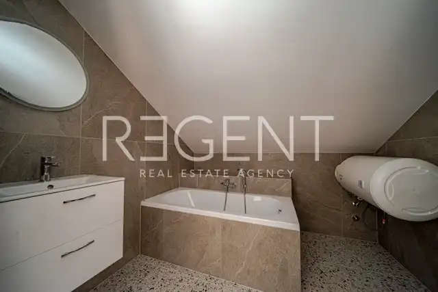 Pelješac, Orebić - Trosoban apartman s loftom i terasom u novogradnji