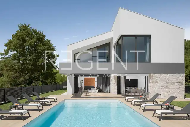 Istrie, Ližnjan - luxusní vila s privátním bazénem 400m2