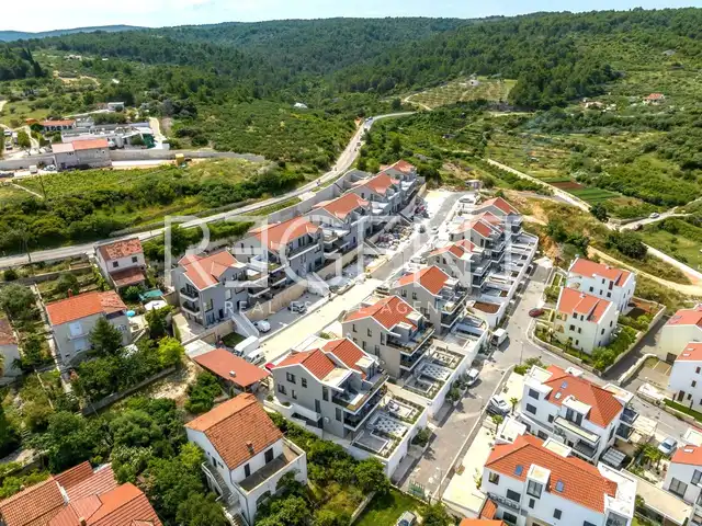 Brač, Sutivan - Three-room apartment in a residential complex, 100.90 m2