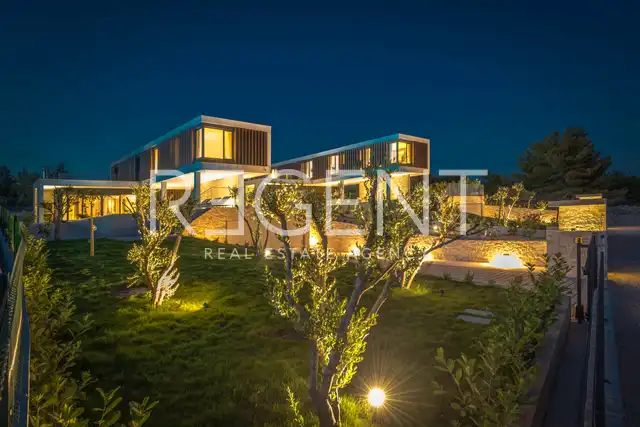 Primošten - Villa mit Pool und Meerblick