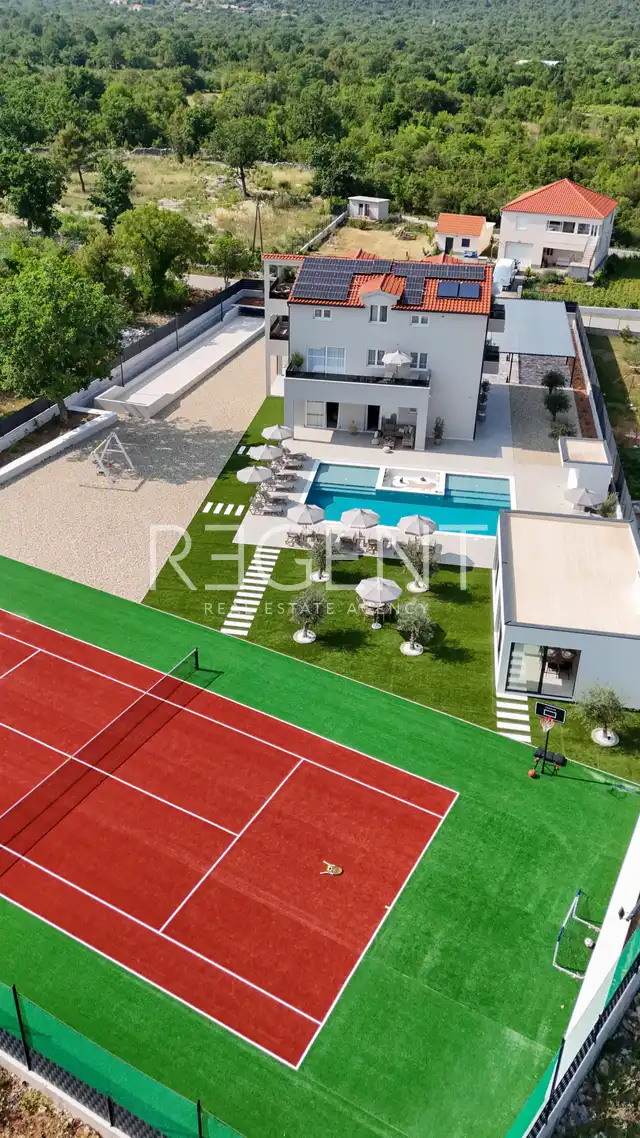 Trogir, Seget - Modern villa with heated pool and sea view