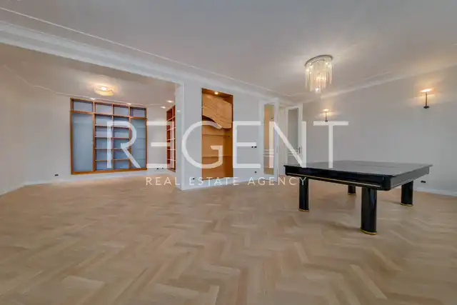 Zagreb, Trg bana Josipa Jelačića - Četverosoban stan 160 m2 najam