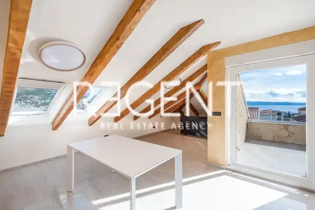 Split, Stobreč - Wohnung in ausgezeichneter Lage zur Langzeitmiete, 150m2