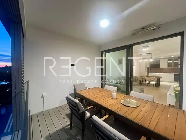 Split, Duilovo - Three-room apartment with a loggia and sea view